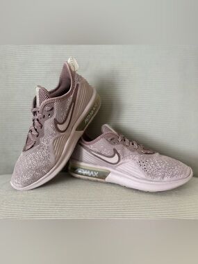 Nike Women’s Air Max Sequent 4 in the "Particle Rose" size 5.5 (youth 7)